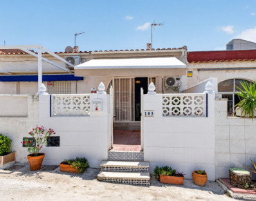 Town House for sale in La Siesta - JHN0812