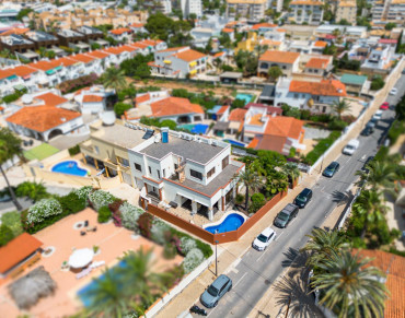 Villa for sale in L Albir - 1315DR