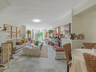 Town House in Marbella — photo 2