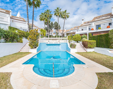 Town House for sale in Marbella Golden Mile - JUST-V2333