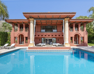 Villa for sale in Marbella Golden Mile - JUST-V2338