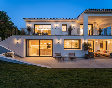 Villa for sale in Marbella Golden Mile - JUST-00897P