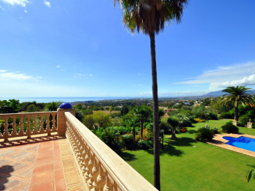 Villa in Marbella — photo 2