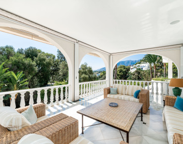 Villa for sale in Marbella East - W-02678O