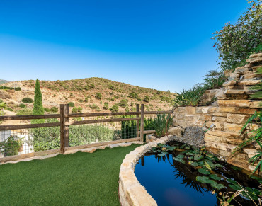 Villa for sale in Benahavis Centro - W-02QF6V