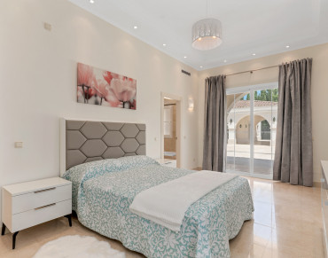 Villa for sale in Los Arqueros - W-02QUAO