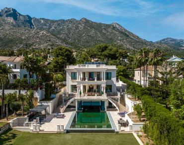 Villa for sale in Marbella Golden Mile - W-02XRKS