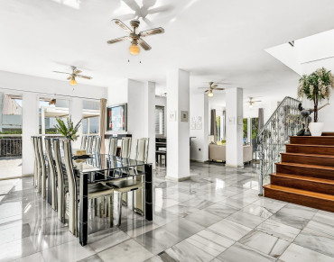 Villa for sale in Nueva Andalucia - W-02XNDG