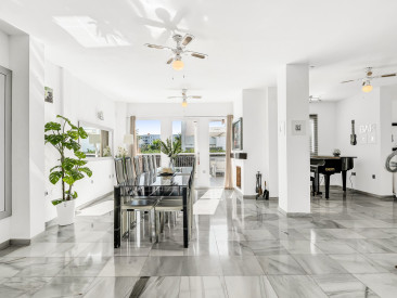 Villa in Marbella — photo 2