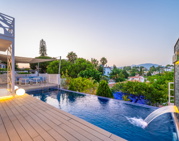 Villa for sale in Nueva Andalucia - W-02Y100