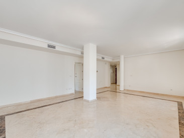 Apartment in Marbella — photo 6