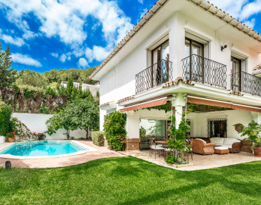 Villa for sale in Marbella East - W-02ZDZ0
