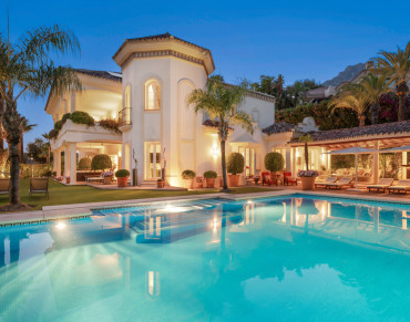 Villa for sale in Marbella Golden Mile - W-03019O
