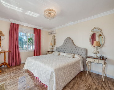 Villa for sale in Marbella East - W-030PD2