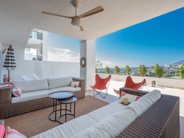 Apartment in Benahavis — photo 3