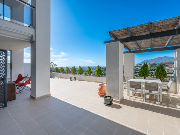 Apartment in Benahavis — photo 4