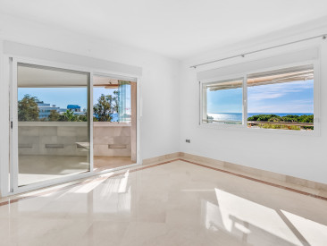Apartment in Marbella — photo 4