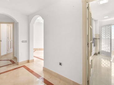 Apartment in Marbella — photo 5