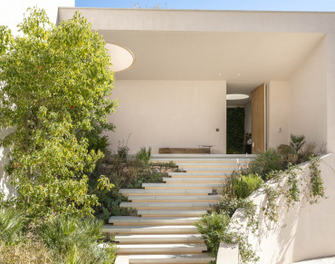 Villa for sale in Marbella Golden Mile - W-048MNO