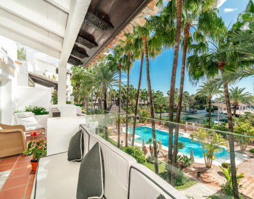 Penthouse for sale in Marbella Golden Mile - W-048NU0
