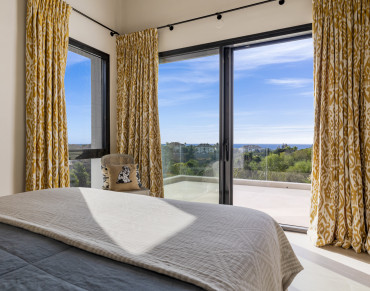 Villa for sale in Marbella Golden Mile - W-048PN9