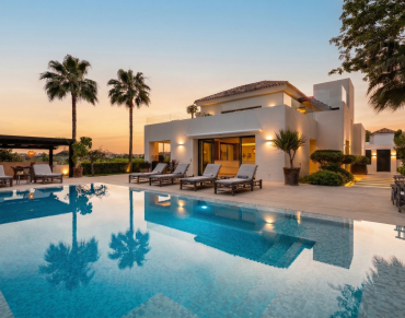 Villa for sale in Nueva Andalucia - W-048YDO