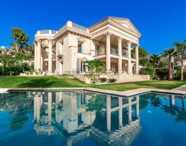 Villa for sale in Marbella Golden Mile - W-049D9P