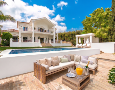 Villa for sale in Nueva Andalucia - W-048A9M