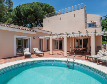 Villa for sale in Marbella East - W-048UQS