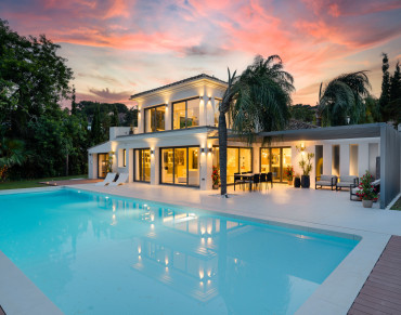 Villa for sale in Nueva Andalucia - HRB-01646P