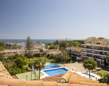 House for sale in Marbella Golden Mile - DE1566