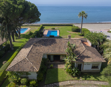 Villa for sale in Estepona East - 79344KDT