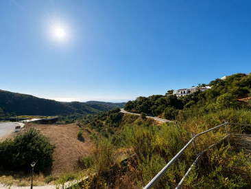 Plot / Land in Benahavís — photo 3