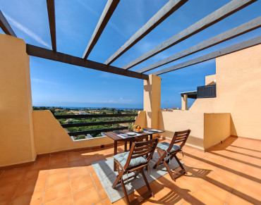 Penthouse for sale in Estepona East - BEMA1545