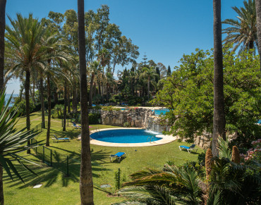 Town House for sale in Estepona - R3866554