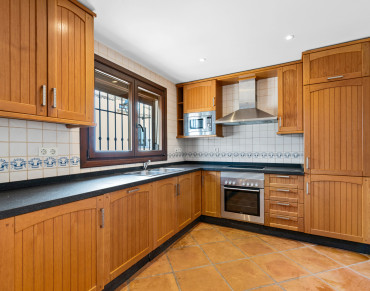 Town House for sale in Casares Pueblo - 553-00165P