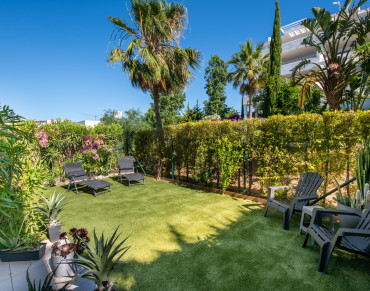 Apartment for sale in Estepona West - 553-00194P