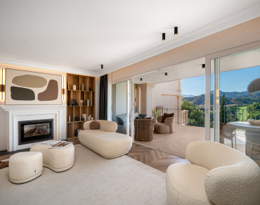 Town House for sale in Benahavis - KRE19367