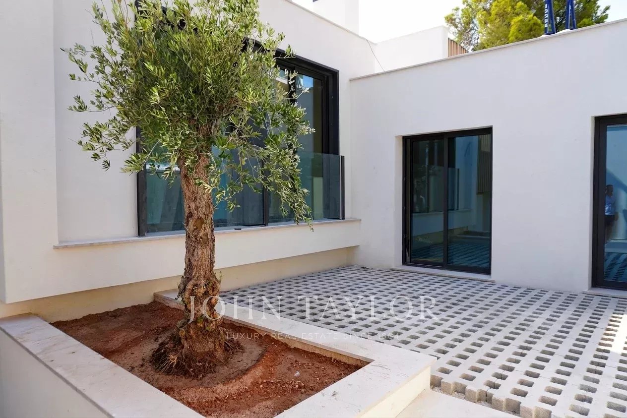 V1008SP - Villa in Cas Català
