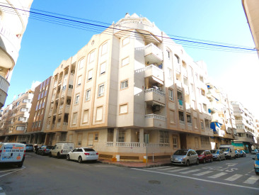 Apartment in Torrevieja — photo 2