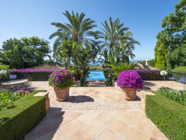 Villa in Marbella — photo 2