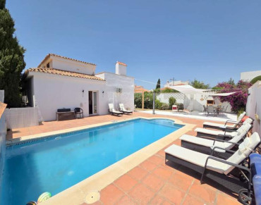 Villa for sale in La Duquesa - M-625-075