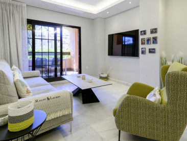Apartment in Estepona — photo 2
