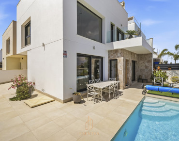 Villa for sale in Daya Vieja - EE12984