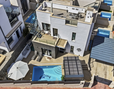 Villa for sale in PAU 26 - EE12021