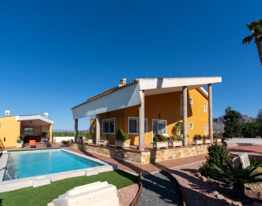 Villa for sale in Correntías Medias - EE10888