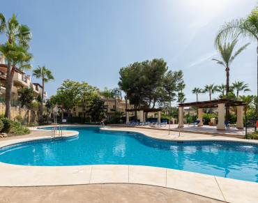 Apartment for sale in Nueva Andalucia - 5887MLGF