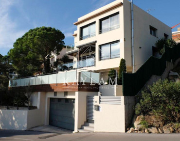 House for sale in Cala Canyelles - LDM038