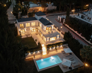Villa for sale in Nueva Andalucia - COLAURA