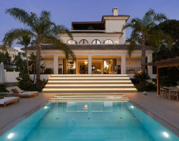 Villa for sale in Nueva Andalucia - COLMAYA